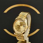 Rolex Day-Date 40 228238 (2021) - Gold dial 40 mm Yellow Gold case (2/7)