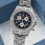 Breitling Avenger E73360 (Unknown (random serial)) - Black dial 44 mm Titanium case (3/8)