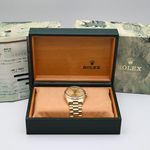 Rolex Day-Date 36 18238 (1992) - Gold dial 36 mm Yellow Gold case (2/9)