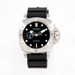 Panerai Luminor Submersible PAM01229 (2025) - Zwart wijzerplaat 44mm Staal (2/8)