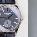 Patek Philippe Calatrava 6119G-001 (2022) - Grey dial 39 mm White Gold case (5/8)