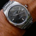 Rolex Oyster Perpetual 39 114300 (2016) - Grijs wijzerplaat 39mm Staal (2/3)