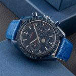 Omega Speedmaster Moonphase 304.93.44.52.03.001 (Unknown (random serial)) - Blue dial 44 mm Ceramic case (2/8)