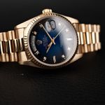 Rolex Day-Date 36 18038 (1979) - Blue dial 36 mm Yellow Gold case (4/8)