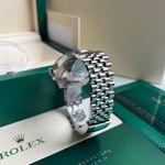 Rolex GMT-Master II 126710BLRO (2025) - Black dial 40 mm Steel case (6/8)