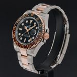 Rolex GMT-Master II 126711CHNR (2019) - Black dial 40 mm Gold/Steel case (4/8)