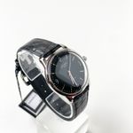 Glashütte Original Sixties 1-39-52-04-02-04 (2024) - Black dial 39 mm Steel case (3/5)