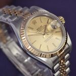 Rolex Lady-Datejust 69173 (1996) - Champagne wijzerplaat 26mm Goud/Staal (2/4)