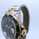 Rolex Submariner Date 16613 (1998) - Black dial 40 mm Gold/Steel case (8/8)