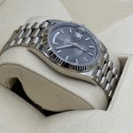 Rolex Day-Date 40 228239 (2022) - Grey dial 40 mm White Gold case (6/8)