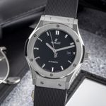 Hublot Classic Fusion 542.NX.1171.RX (2018) - Zwart wijzerplaat 42mm Titanium (3/8)