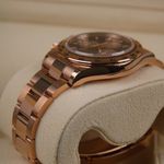 Rolex Daytona 126505 (2024) - Black dial 40 mm Rose Gold case (5/8)