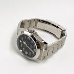 Rolex Air-King 126900 (2025) - Zwart wijzerplaat 40mm Staal (2/8)