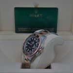 Rolex GMT-Master II 126711CHNR (2023) - Black dial 40 mm Gold/Steel case (5/6)