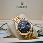 Rolex Day-Date 40 228238 (2021) - Brown dial 40 mm Yellow Gold case (2/6)