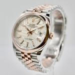 Rolex Datejust 36 126231 (2022) - Silver dial 36 mm Gold/Steel case (1/6)