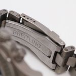 Breitling Avenger E13360 (Unknown (random serial)) - Blue dial 44 mm Titanium case (2/8)