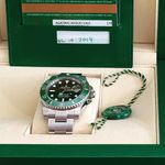 Rolex Submariner Date 116610LV (2017) - Green dial 40 mm Steel case (1/2)