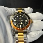 Tudor Black Bay 79833MN (2022) - Black dial 40 mm Gold/Steel case (2/2)