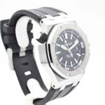 Audemars Piguet Royal Oak Offshore Diver 15703ST.OO.A002CA.01 (2011) - Black dial 42 mm Steel case (6/7)