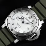 Panerai Submersible PAM01595 (2024) - White dial 44 mm Steel case (3/7)