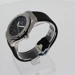 Hublot Classic Fusion 542.NX.1171.RX (2025) - Black dial 42 mm Titanium case (2/4)