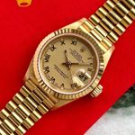 Rolex Lady-Datejust 69178 (1996) - Gold dial 26 mm Yellow Gold case (3/8)