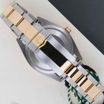 Rolex Explorer 124273 (2022) - Black dial 36 mm Gold/Steel case (6/8)