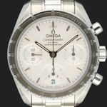 Omega Speedmaster 324.30.38.50.02.001 (2024) - Silver dial 38 mm Steel case (2/8)