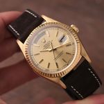Rolex Day-Date 36 18038 (1978) - Champagne wijzerplaat 36mm Geelgoud (1/8)