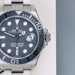 Rolex Yacht-Master 42 226627 (2026) - Black dial 42 mm Titanium case (5/8)