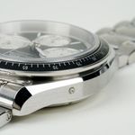Omega Speedmaster Racing 326.30.40.50.01.002 (2025) - Black dial 40 mm Steel case (8/8)