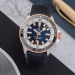 Breitling Superocean 42 U17375 (2022) - 42mm Goud/Staal (1/8)
