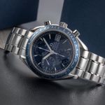 Omega Speedmaster Date 3212.80.00 (2005) - Blue dial 40 mm Steel case (2/8)