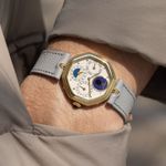 Gérald Genta Unknown g2747 (Unknown (random serial)) - White dial 33 mm Yellow Gold case (2/8)