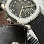 Patek Philippe Aquanaut 5167 (2008) - Brown dial 41 mm Steel case (3/8)