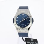 Hublot Classic Fusion Blue 542.NX.7170.RX (2025) - Blue dial 42 mm Titanium case (1/4)