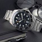 TAG Heuer Aquaracer 300M WBP201A.BA0632 (Unknown (random serial)) - Black dial 43 mm Steel case (2/8)