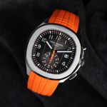 Patek Philippe Aquanaut 5968A (2024) - Zwart wijzerplaat 43mm Staal (2/4)