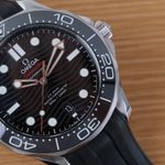 Omega Seamaster Diver 300 M 210.32.42.20.01.001 (2023) - Zwart wijzerplaat 42mm Staal (3/8)