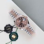 Rolex Datejust 36 126231 (2024) - Bruin wijzerplaat 36mm Goud/Staal (2/8)