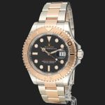 Rolex Yacht-Master 40 126621 (2021) - Black dial 40 mm Gold/Steel case (1/8)