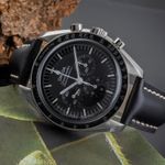 Omega Speedmaster Professional Moonwatch 310.30.42.50.01.001 (2023) - Black dial 42 mm Steel case (2/8)