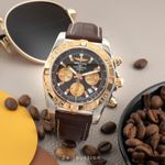 Breitling Chronomat 44 CB0110 (Unknown (random serial)) - Black dial 44 mm Gold/Steel case (3/8)