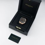 Audemars Piguet Royal Oak Offshore Chronograph 26401RO.OO.A002CA.02 (2020) - Zwart wijzerplaat 44mm Roségoud (2/7)