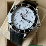Omega Seamaster Diver 300 M 210.30.42.20.04.001 (2022) - White dial 42 mm Steel case (3/7)