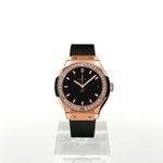 Hublot Classic Fusion Quartz 581.OX.1181.RX.1104 (2024) - Zwart wijzerplaat 33mm Roségoud (2/2)