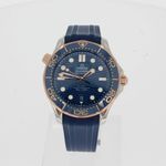 Omega Seamaster Diver 300 M 210.22.42.20.03.002 (2024) - Blauw wijzerplaat 42mm Goud/Staal (1/5)