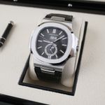 Patek Philippe Nautilus 5726A-001 (2021) - Black dial 41 mm Steel case (2/8)
