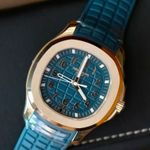 Patek Philippe Aquanaut 5269R-001 (2024) - Blue dial 39 mm Rose Gold case (7/8)
